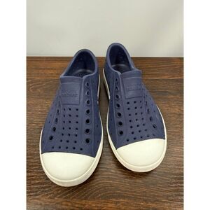Native navy blue rubber shoe size 10 kids